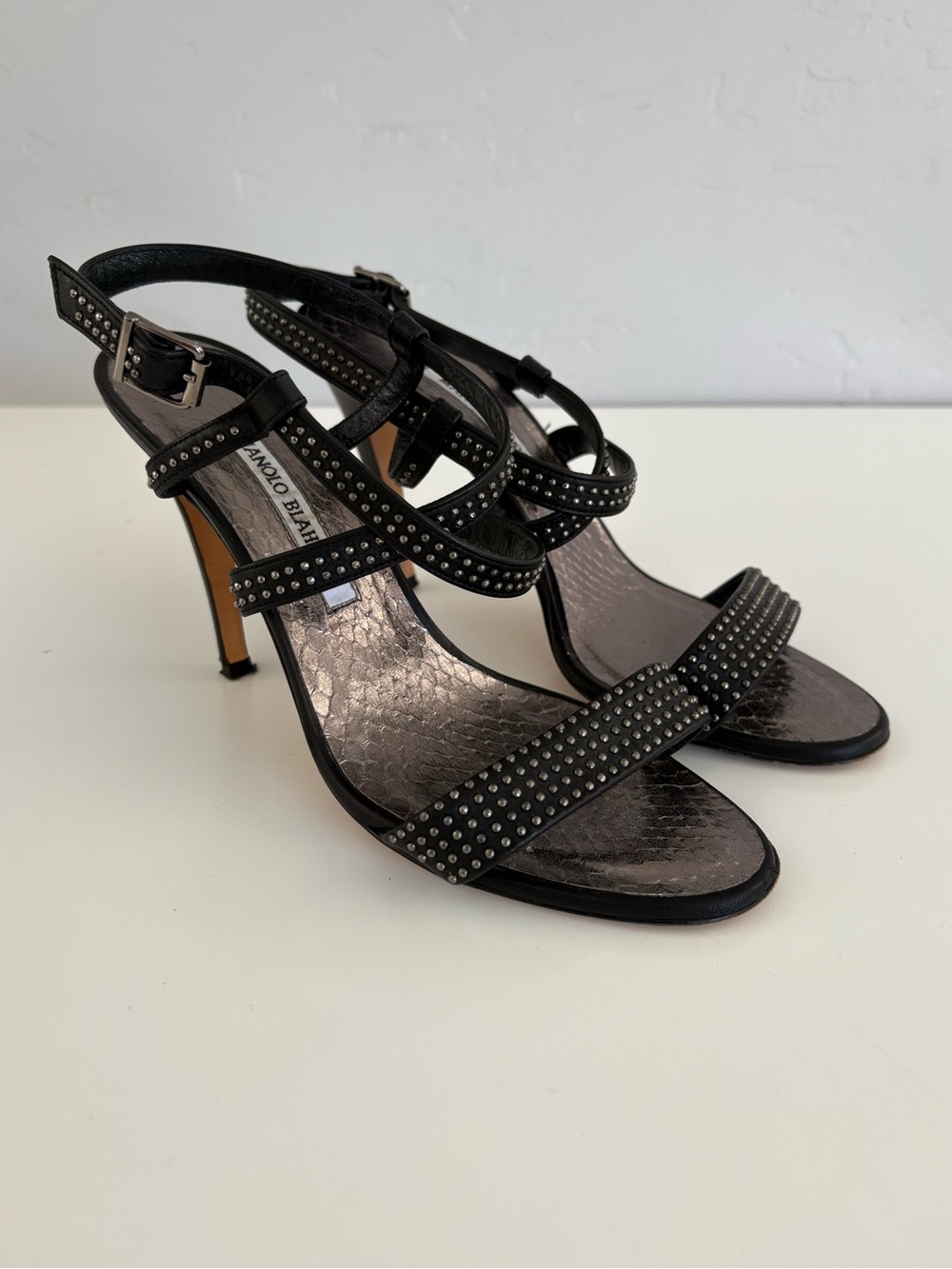 Auth MANOLO BLAHNIK Studded Leather Heels